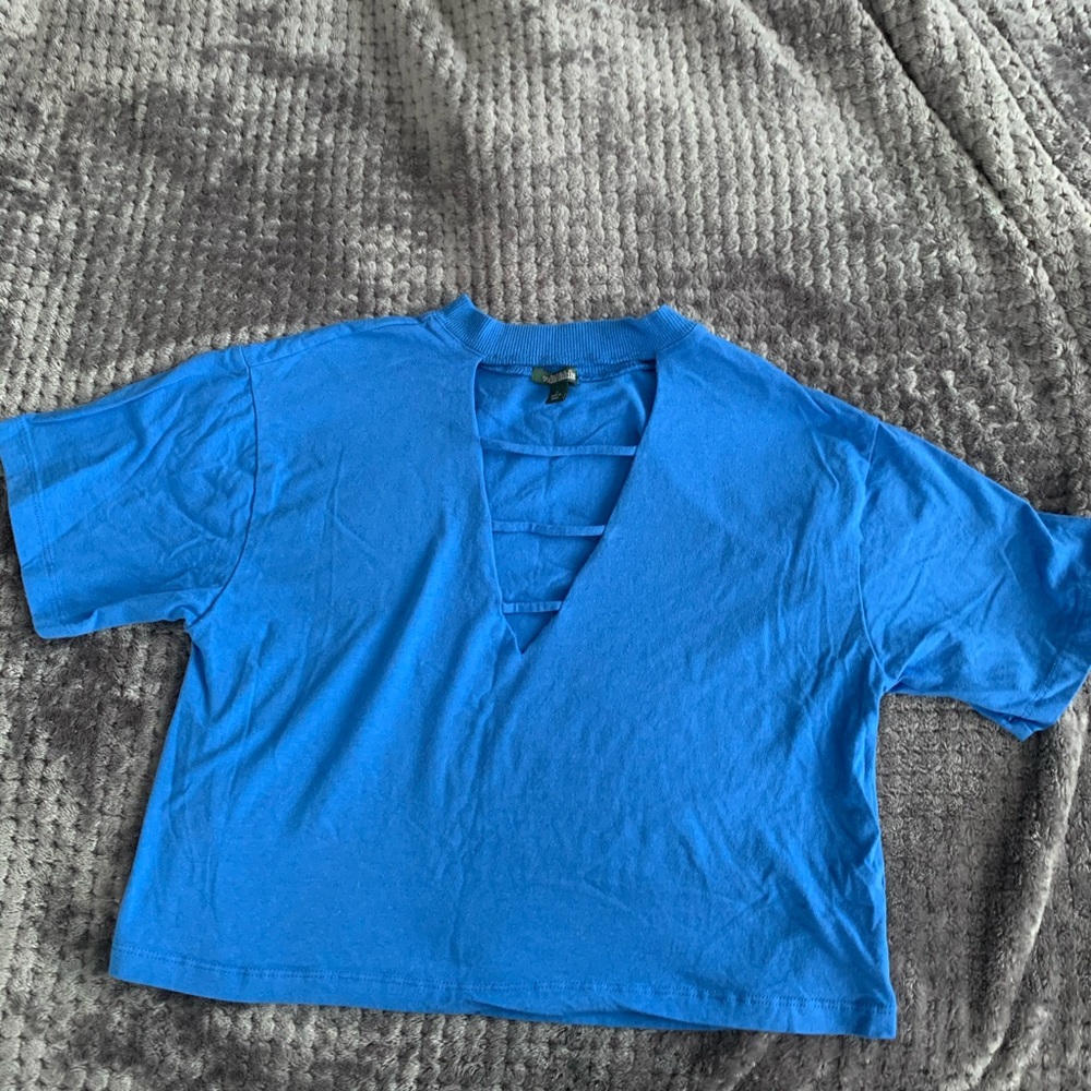 Blue crop cutout tee